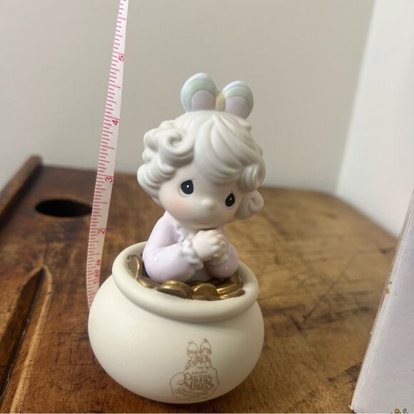 Precious Moments Collectors' Club You Are The End Of My Rainbow Pot of Gold 5" - Picture 8 of 11
